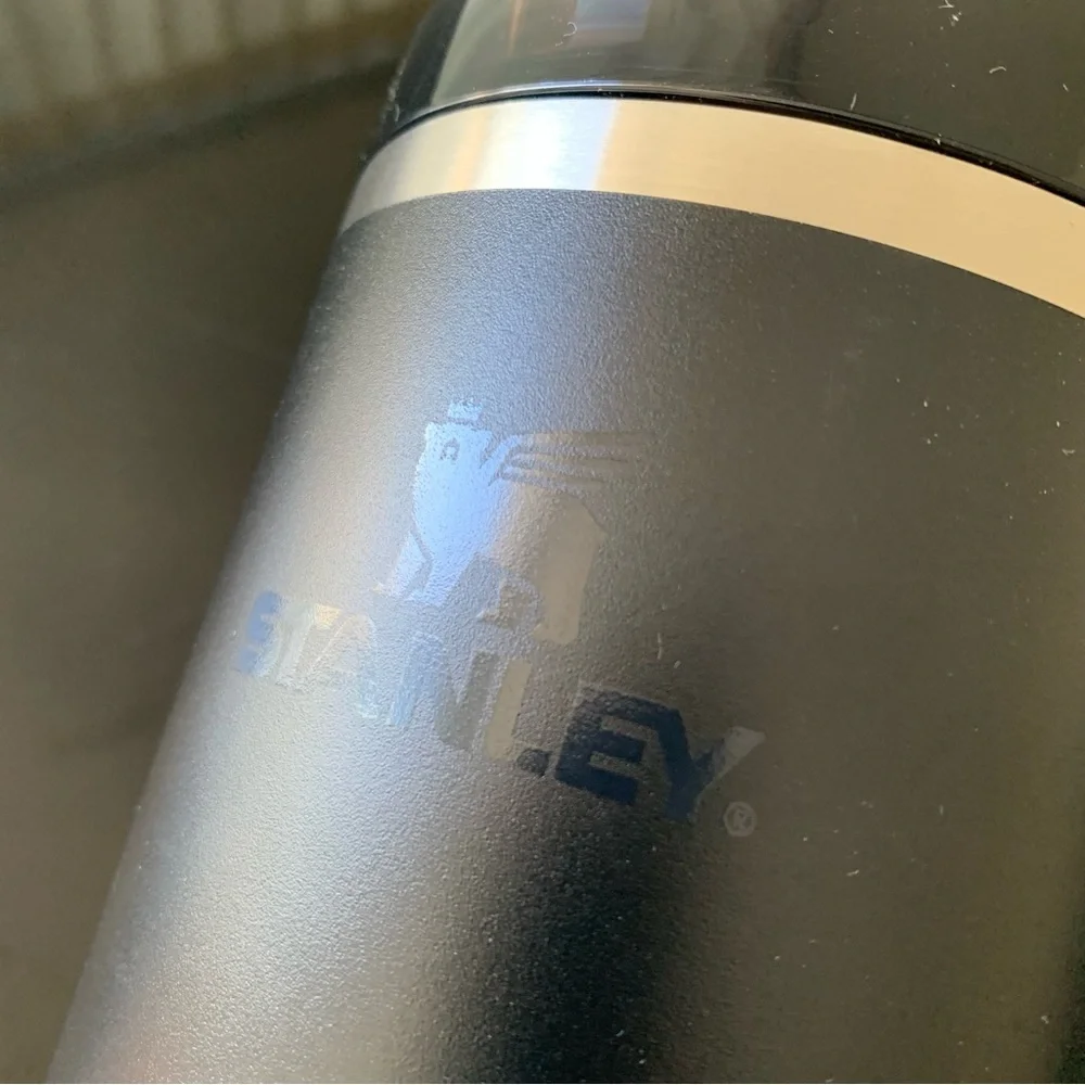 Stanley Verizon 40oz Quencher Tumbler H2.0 Black | New with Straw | Rare - Picture 9 of 15